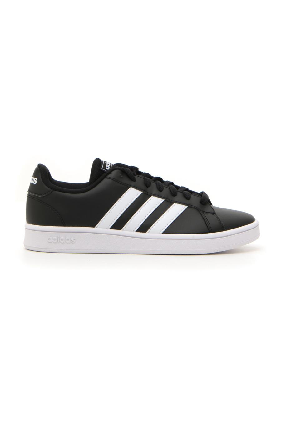 adidas sneakers nere